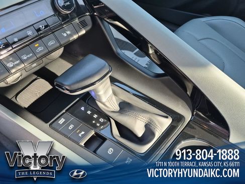 Used 2024 Hyundai Elantra Limited FWD image 25