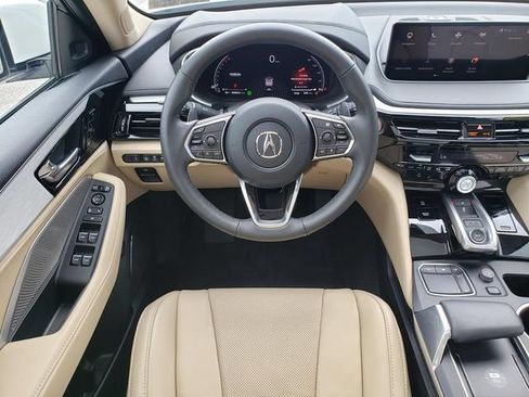 Used 2024 Acura MDX SH-AWD w/ Technology Package image 17