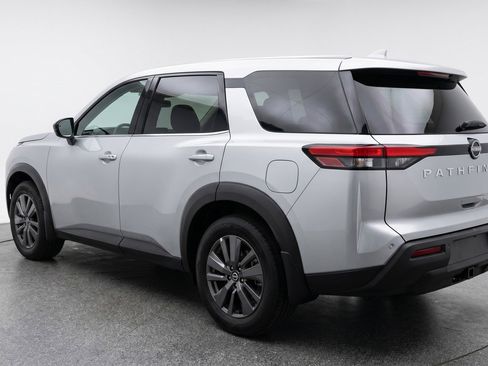 Used 2025 Nissan Pathfinder SV FWD image 6