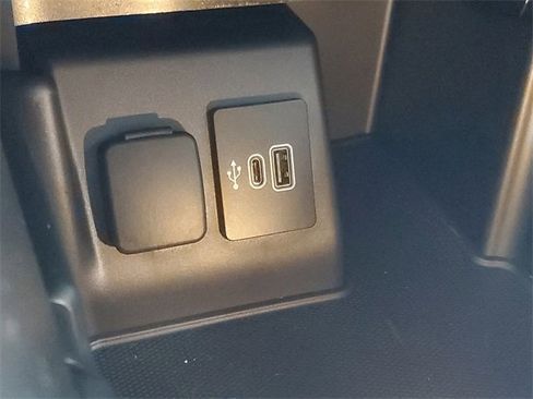 Used 2025 Ford Explorer ST image 27