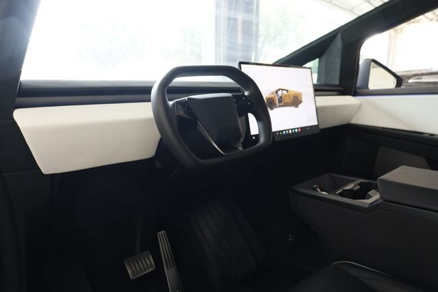 Used 2024 Tesla Cybertruck AWD Crew Cab image 10