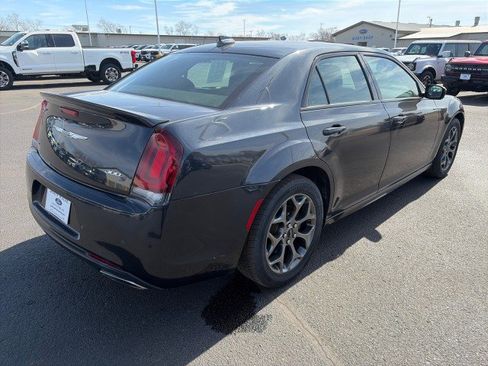 Used 2017 Chrysler 300 S w/ 300S Premium Group image 5
