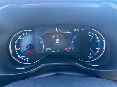 Certified 2025 Toyota RAV4 XSE image 33