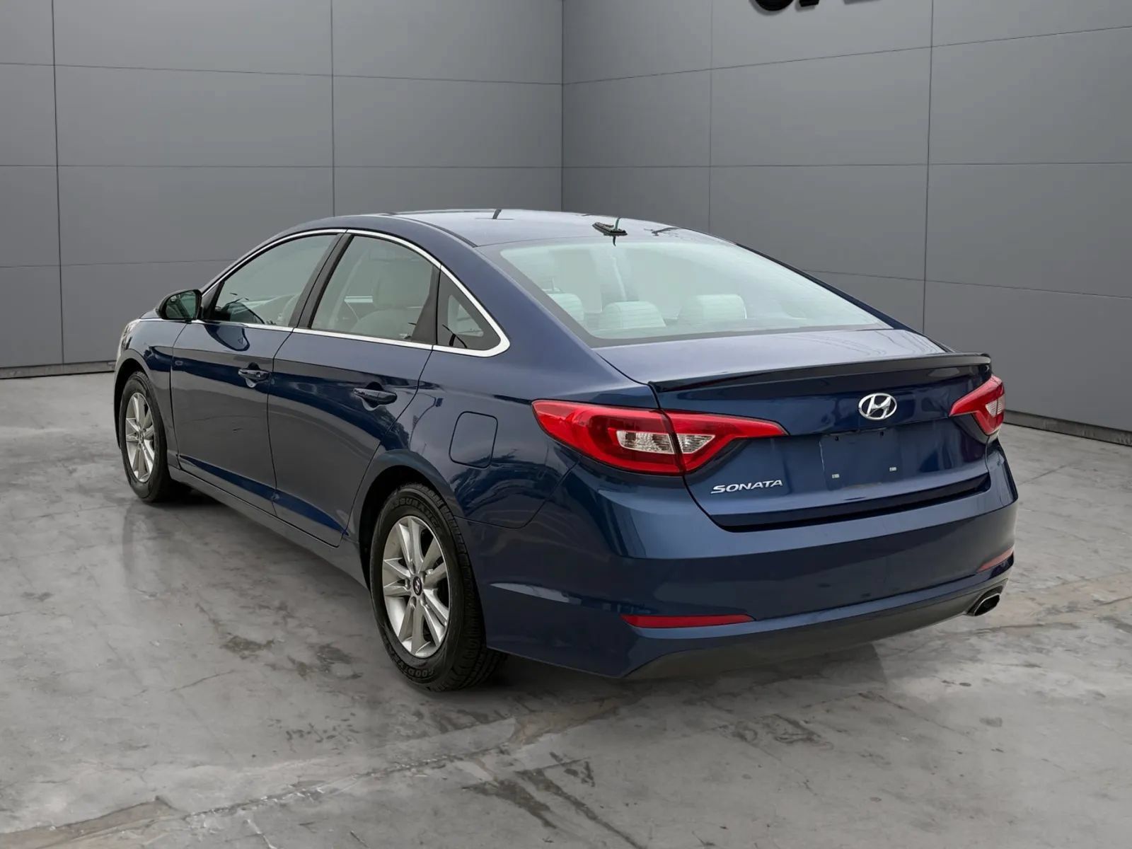 Used 2017 Hyundai Sonata SE FWD image 8
