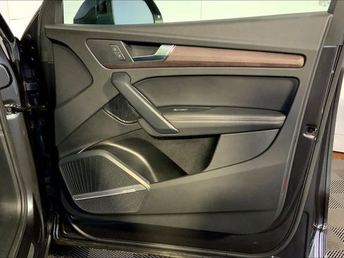 Used 2021 Audi Q5 Premium Plus w/ Premium Plus Package image 22