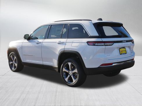 New 2025 Jeep Grand Cherokee Limited w/ Trailer Tow Package image 5