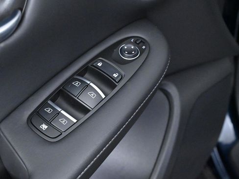 Certified 2025 INFINITI QX50 Pure image 22