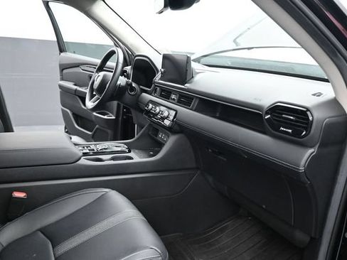 Used 2025 Honda Pilot EX-L image 42