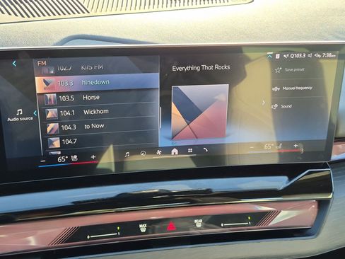Used 2025 BMW i5 eDrive40i w/ M Sport Package RWD image 23