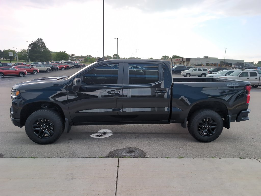 Used 2023 Chevrolet Silverado 1500 LT Trail Boss w/ LT Trail Boss Premium Package AWD/4WD image 5
