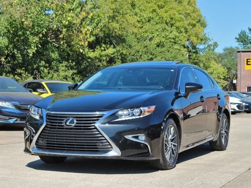 Used 2017 Lexus ES 350 image 2