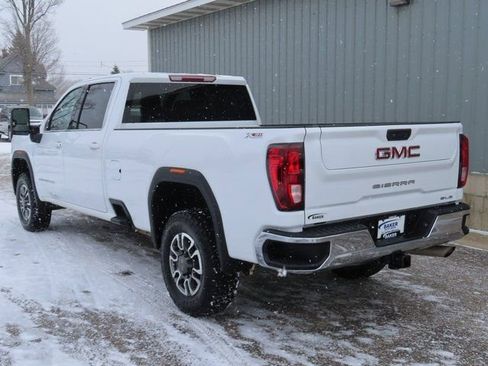 Used 2024 GMC Sierra 3500 SLE w/ SLE Convenience Package image 10