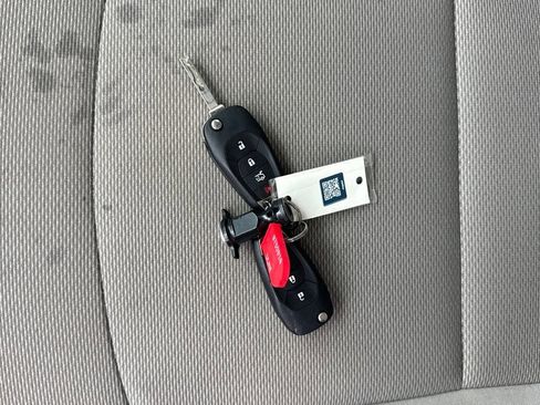 Used 2017 Chevrolet Cruze LT image 29