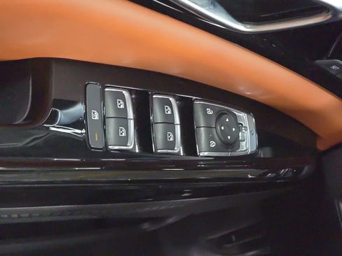 Used 2022 Kia Carnival SX Prestige image 21