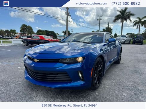 Used 2018 Chevrolet Camaro LT RWD image 3