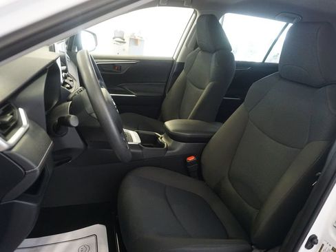 Certified 2025 Toyota RAV4 LE AWD/4WD image 16