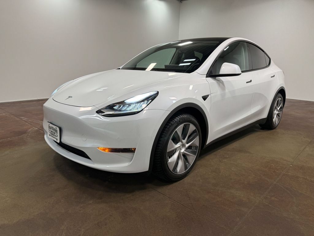 Used 2021 Tesla Model Y Long Range AWD/4WD image 38