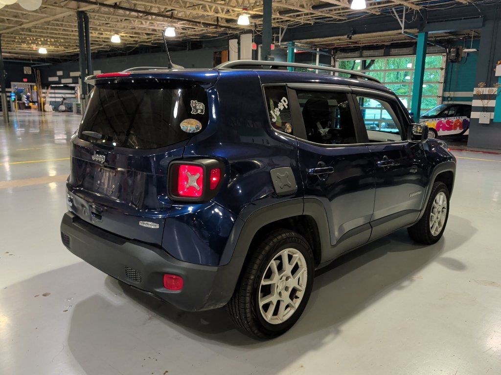Used 2019 Jeep Renegade Latitude w/ Cold Weather Group AWD/4WD image 11