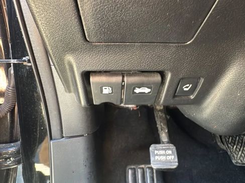 Used 2016 Nissan Murano Platinum w/ Platinum Technology Package FWD image 12