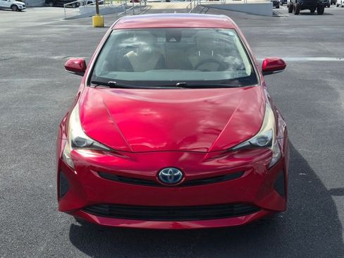 Used 2017 Toyota Prius Two FWD image 2