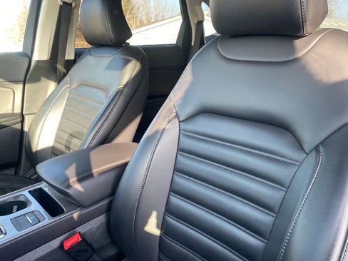 Used 2024 Ford Edge SEL image 16