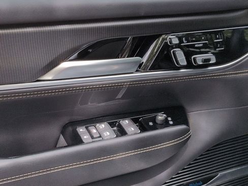 Used 2024 Jeep Grand Wagoneer L Series II w/ Quick Order Packagew 28T AWD/4WD image 8