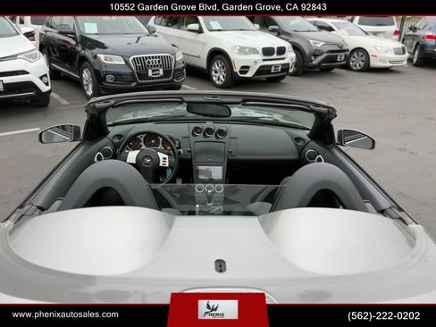 Used 2004 Nissan 350Z Touring image 10
