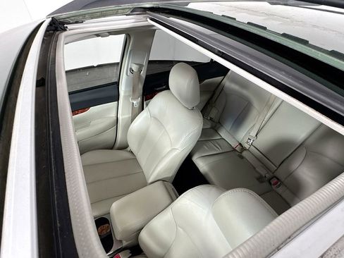 Used 2011 Subaru Outback 2.5i Limited image 25