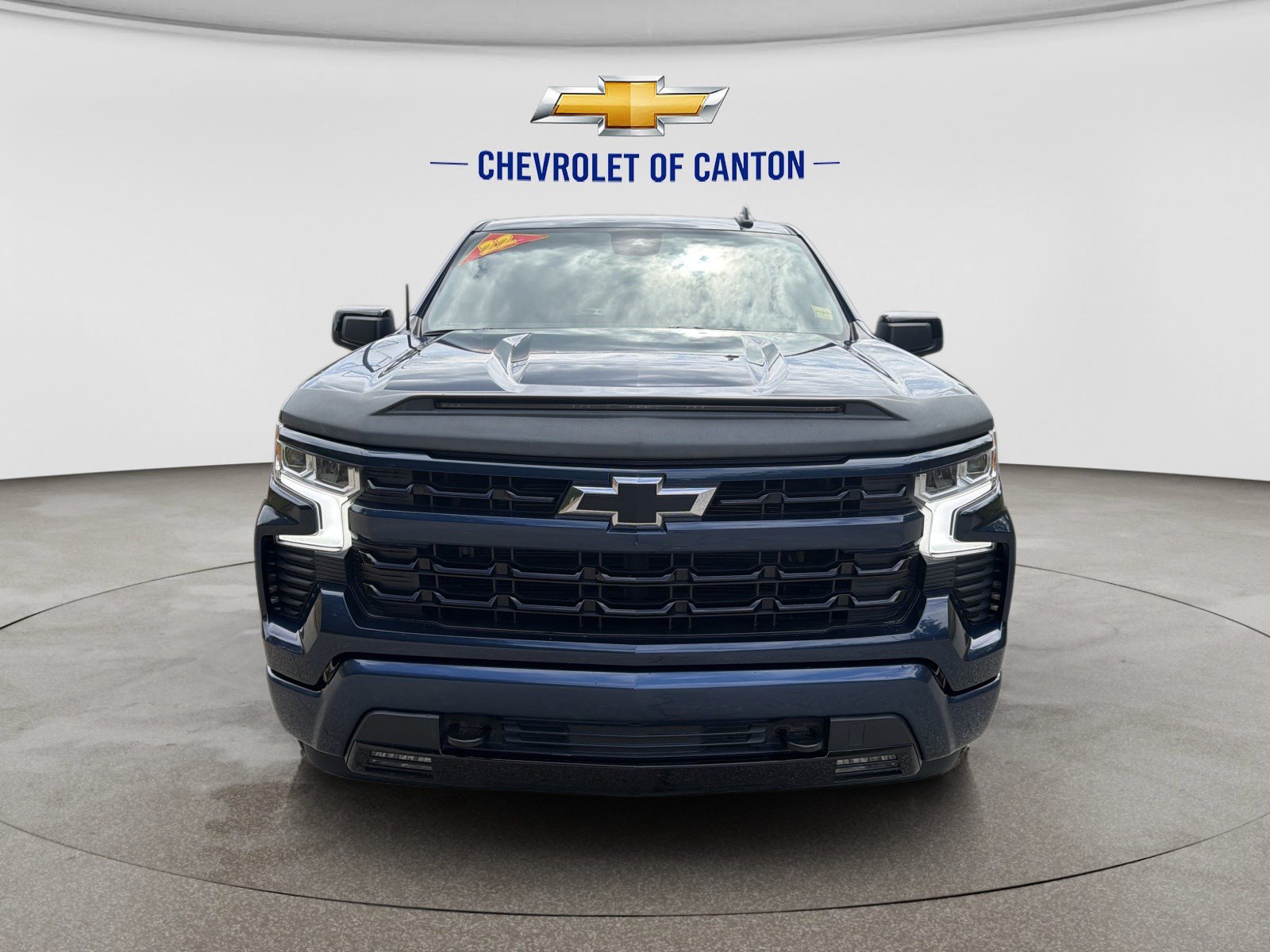 Used 2022 Chevrolet Silverado 1500 RST AWD/4WD image 2