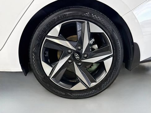 Used 2023 Hyundai Elantra Limited FWD image 35