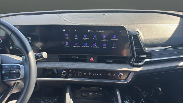 Certified 2025 Kia Sportage X-Line AWD/4WD image 13