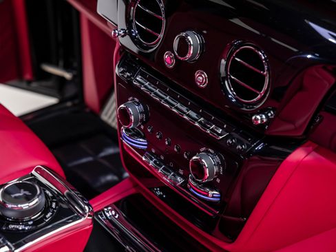 Used 2019 Rolls-Royce Phantom Sedan image 92