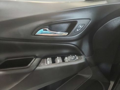 Used 2022 Chevrolet Equinox LT FWD image 15