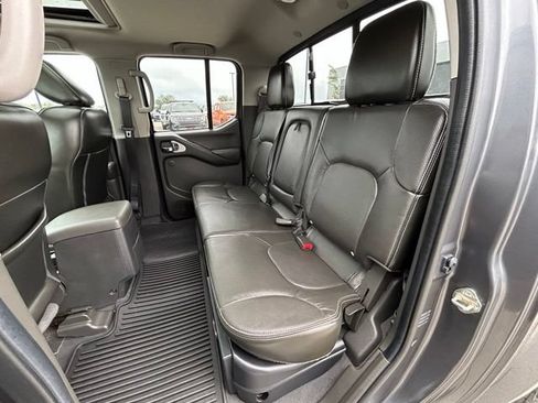 Used 2020 Nissan Frontier PRO-4X w/ Pro-4x Utility Package AWD/4WD image 41