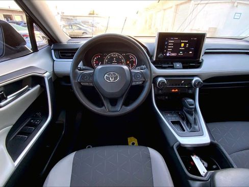 Used 2023 Toyota RAV4 XLE image 6