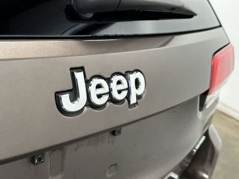 Used 2019 Jeep Grand Cherokee Limited image 24