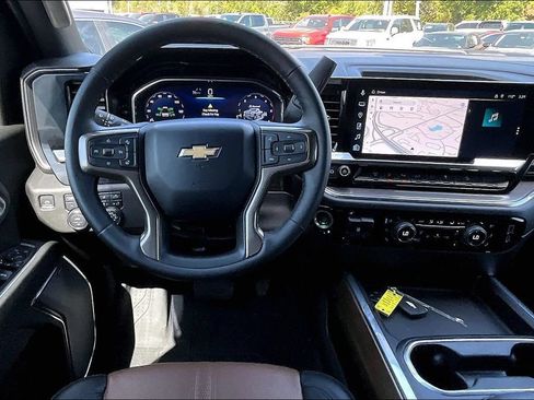 Used 2024 Chevrolet Silverado 2500 High Country AWD/4WD image 11