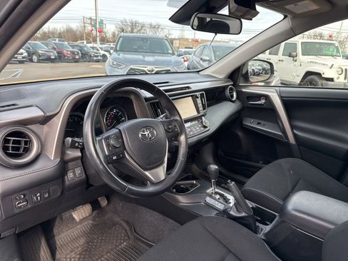 Used 2018 Toyota RAV4 XLE image 10