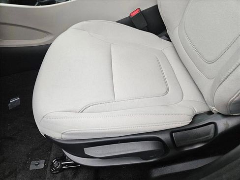 Certified 2025 Hyundai Tucson SE image 4