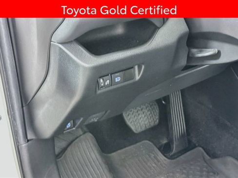 Certified 2022 Toyota RAV4 XLE AWD/4WD image 11