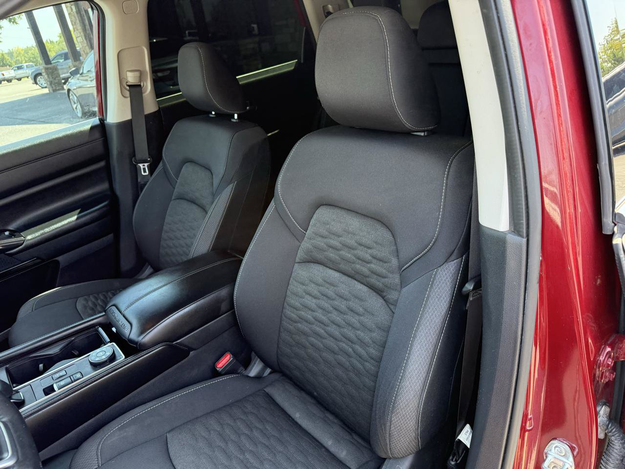 Used 2022 Nissan Pathfinder SV AWD/4WD image 12