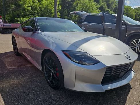 Certified 2025 Nissan Z Performance w/ Floor Mat Package RWD image 4