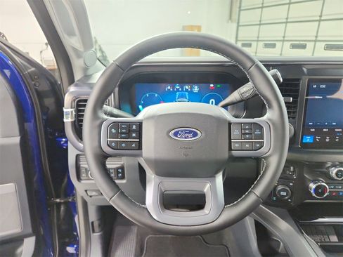 New 2026 Ford F250 Lariat w/ Black Appearance Package image 24