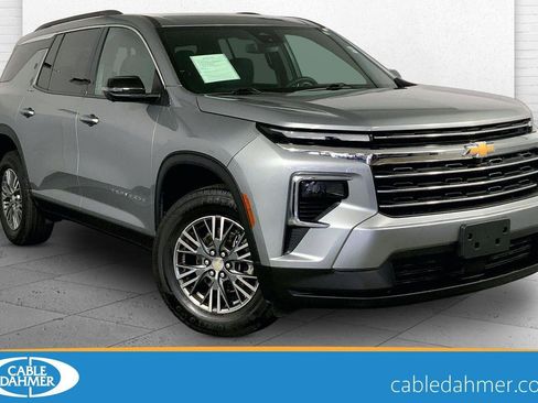 Used 2024 Chevrolet Traverse LT AWD/4WD image 1