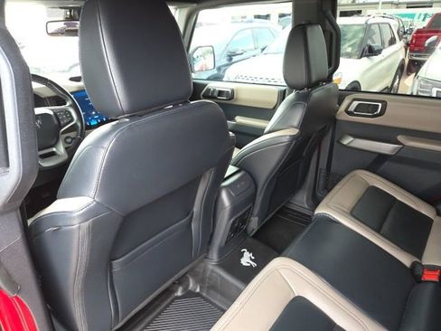 Used 2021 Ford Bronco Wildtrak image 48