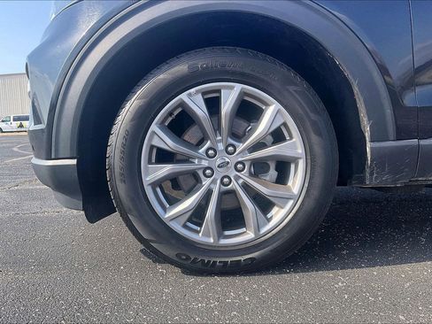 Certified 2023 Ford Explorer Limited AWD/4WD image 9