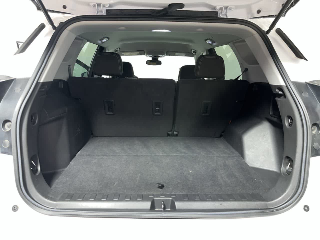 Used 2022 GMC Terrain SLE FWD image 28
