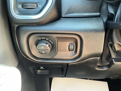 Used 2020 RAM 1500 Big Horn AWD/4WD image 17