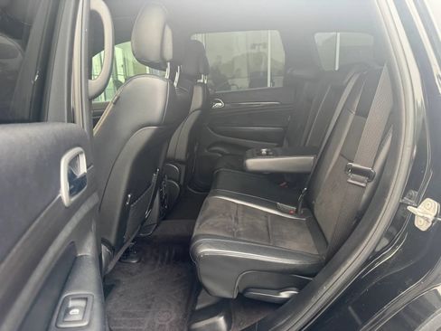 Used 2018 Jeep Grand Cherokee Altitude AWD/4WD image 9