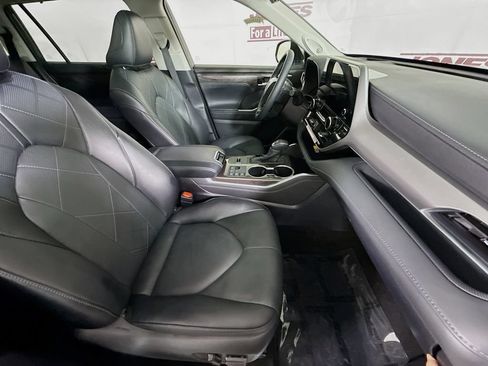 Used 2026 Toyota Highlander Platinum AWD/4WD image 34